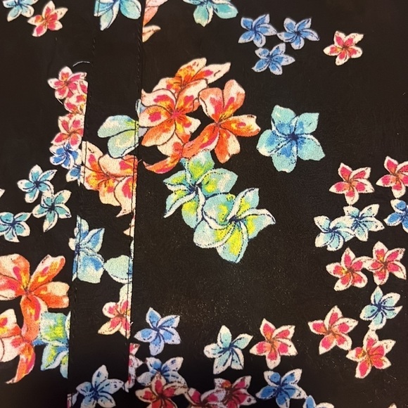 Candie’s size small floral tank. Black with vibrant flowers Very gently used. - Picture 5 of 10